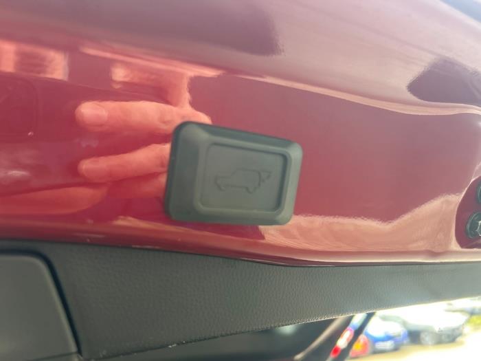 Toyota RAV4 2.5 Hybrid 16V Épave (2021, Rouge)