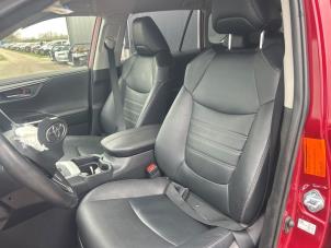 Toyota RAV4 2.5 Hybrid 16V Épave (2021, Rouge)