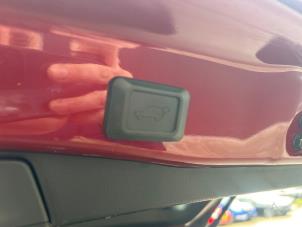 Toyota RAV4 2.5 Hybrid 16V Épave (2021, Rouge)