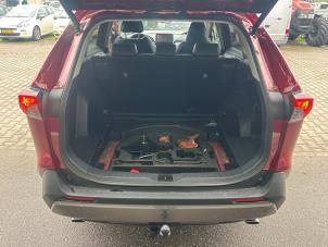 Toyota RAV4 2.5 Hybrid 16V Épave (2021, Rouge)
