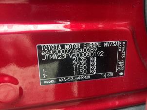 Toyota RAV4 2.5 Hybrid 16V Épave (2021, Rouge)