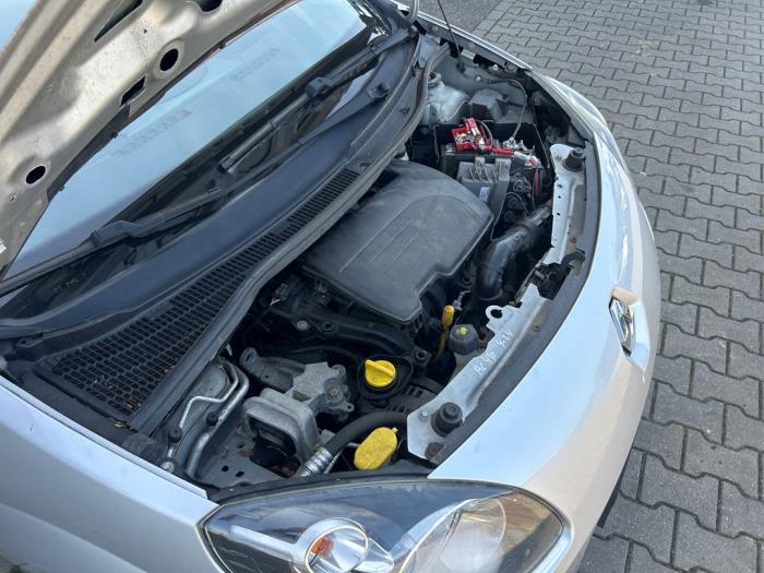 Renault Twingo II 1.2 16V Samochód złomowany (2011, Szary)