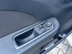 Renault Twingo II 1.2 16V Samochód złomowany (2011, Szary)