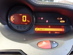Renault Twingo II 1.2 16V Samochód złomowany (2011, Szary)