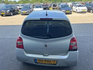 Renault Twingo II 1.2 16V Samochód złomowany (2011, Szary)