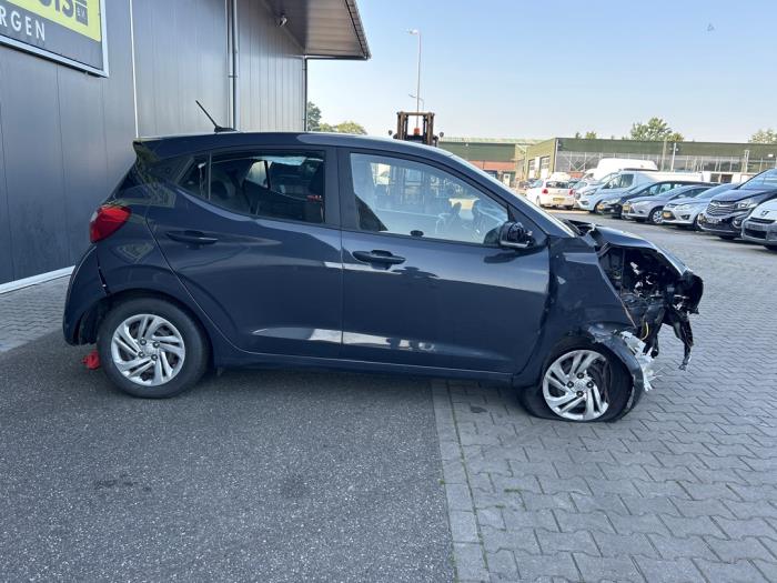 Hyundai i10 1.0 12V Épave (2021, Gris)