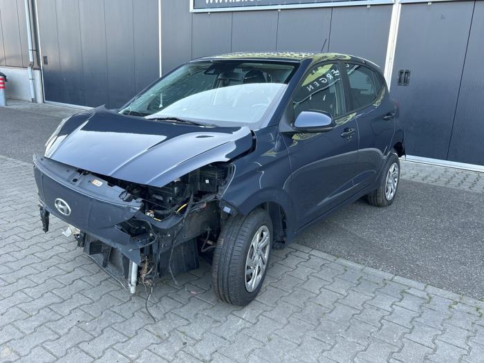 Hyundai i10 1.0 12V Épave (2021, Gris)