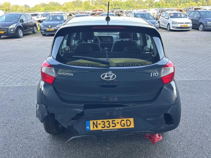Hyundai i10 1.0 12V Épave (2021, Gris)