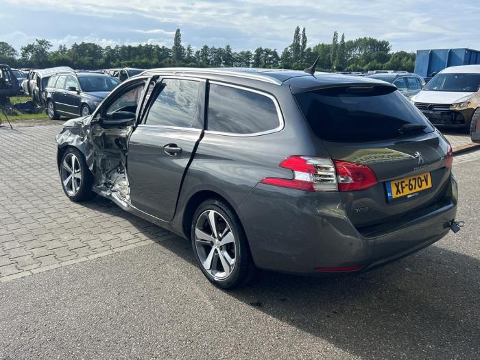 Peugeot 308 SW 1.2 12V e-THP PureTech 130 Vehículo de desguace (2018, Gris)