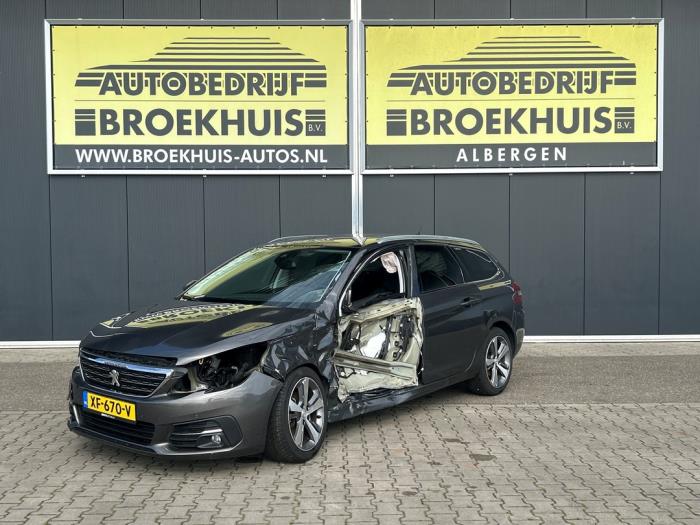 Peugeot 308 SW 1.2 12V e-THP PureTech 130  (Desguace)