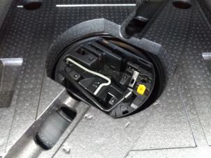 Peugeot 308 SW 1.2 12V e-THP PureTech 130 Vehículo de desguace (2018, Gris)