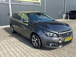 Peugeot 308 SW 1.2 12V e-THP PureTech 130 Vehículo de desguace (2018, Gris)