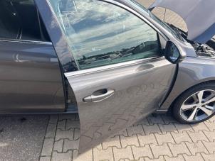 Peugeot 308 SW 1.2 12V e-THP PureTech 130 Vehículo de desguace (2018, Gris)