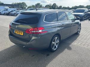 Peugeot 308 SW 1.2 12V e-THP PureTech 130 Vehículo de desguace (2018, Gris)