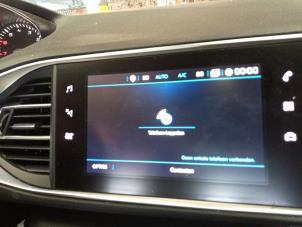 Peugeot 308 SW 1.2 12V e-THP PureTech 130 Vehículo de desguace (2018, Gris)
