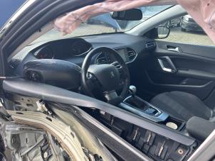 Peugeot 308 SW 1.2 12V e-THP PureTech 130 Vehículo de desguace (2018, Gris)