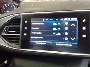 Peugeot 308 SW 1.2 12V e-THP PureTech 130 Vehículo de desguace (2018, Gris)