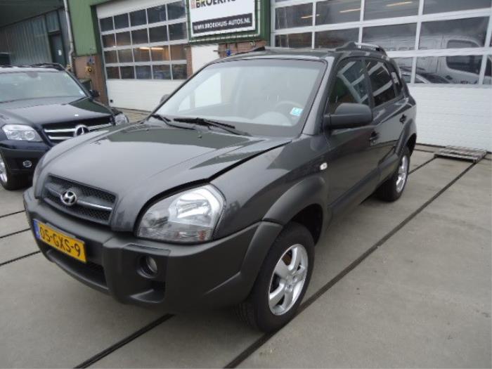 Hyundai Tucson 2.0 16V CVVT 4x2 Samochód złomowany (2008, Szary)