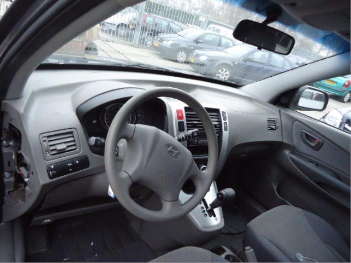 Hyundai Tucson 2.0 16V CVVT 4x2 Samochód złomowany (2008, Szary)