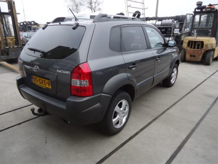 Hyundai Tucson 2.0 16V CVVT 4x2 Samochód złomowany (2008, Szary)