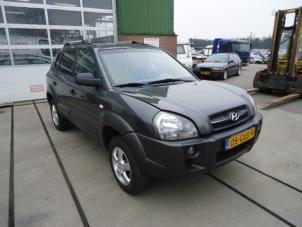 Hyundai Tucson 2.0 16V CVVT 4x2 Samochód złomowany (2008, Szary)