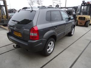 Hyundai Tucson 2.0 16V CVVT 4x2 Samochód złomowany (2008, Szary)