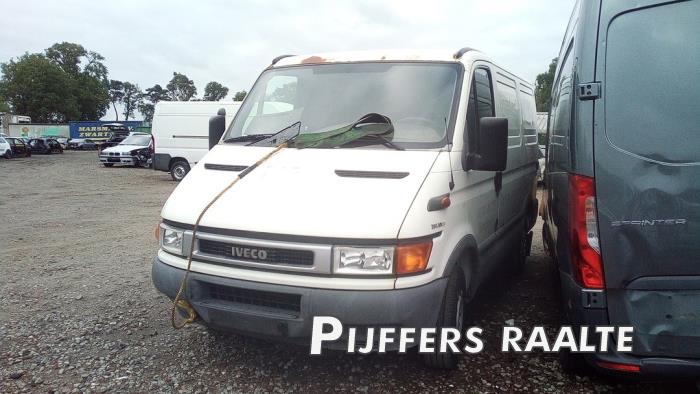 Iveco New Daily III 29L10V Épave (2004)