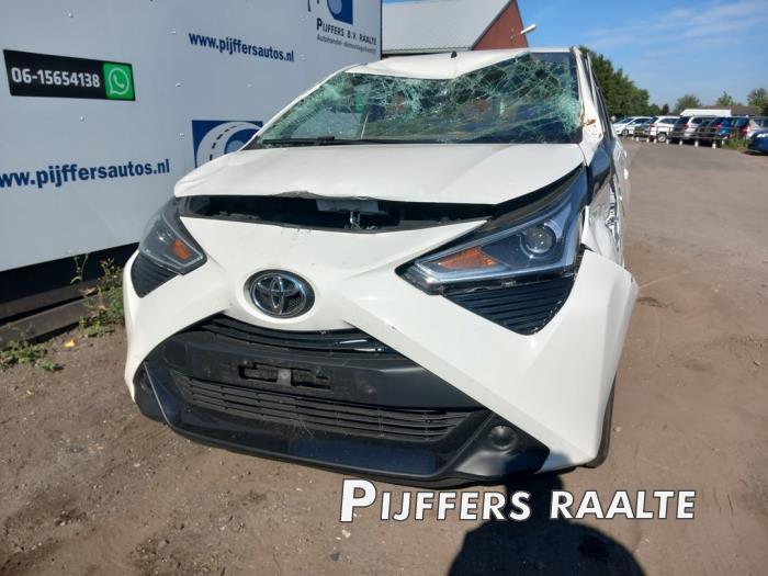 Toyota Aygo 1.0 12V VVT-i Salvage vehicle (2019, White)