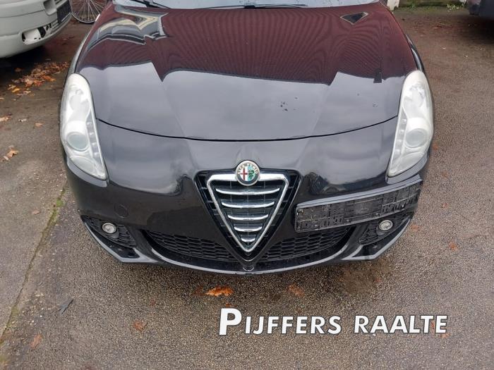 Alfa Romeo Giulietta 1.6 JTDm 16V Épave (2011, Métallisé, Noir)