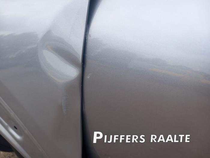 Citroen C4 Cactus 1.2 PureTech 110 12V Épave (2018, Gris)