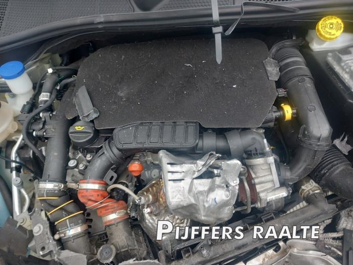 Citroen C4 Cactus 1.2 PureTech 110 12V Épave (2018, Gris)