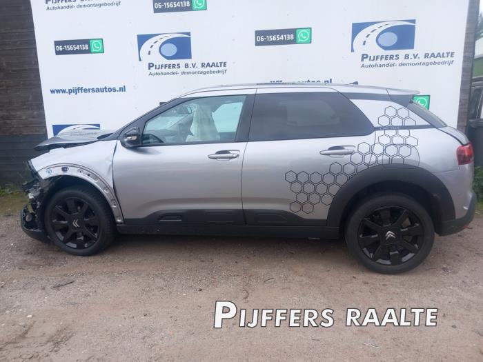 Citroen C4 Cactus 1.2 PureTech 110 12V Épave (2018, Gris)