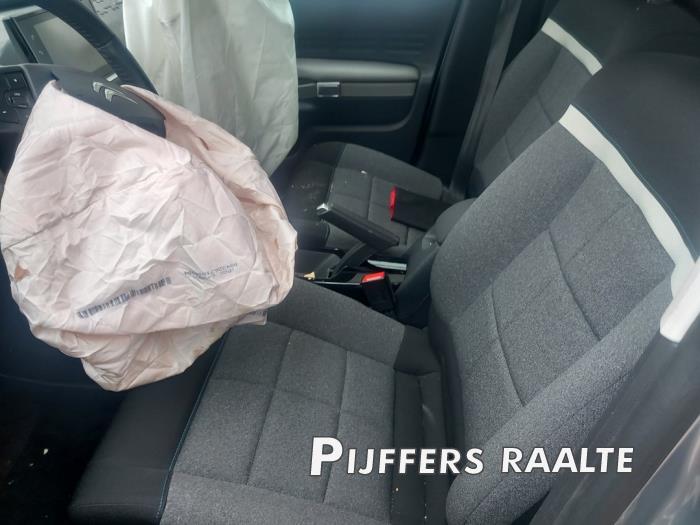Citroen C4 Cactus 1.2 PureTech 110 12V Épave (2018, Gris)