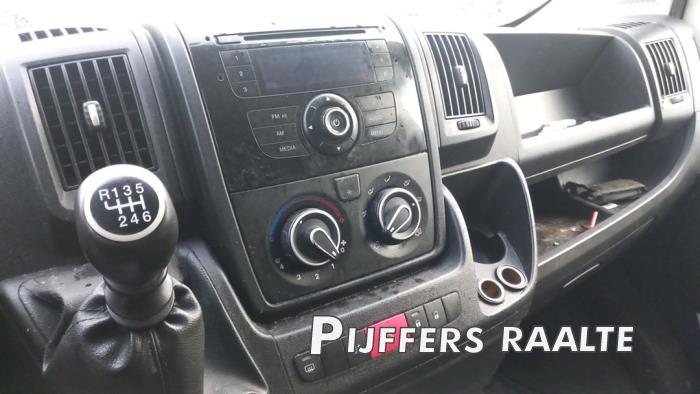 Citroen Jumper 2.2 HDi 110 Épave (2013, Foncé, Bleu)