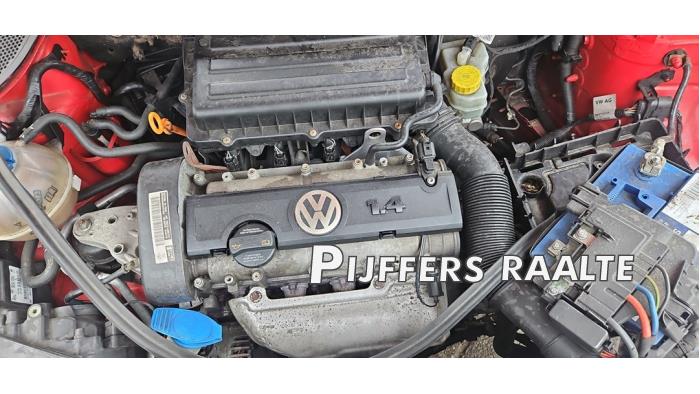 Volkswagen Polo V 1.4 16V Skrotfordon (2010, ROOD)