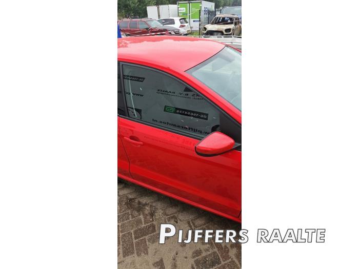 Volkswagen Polo V 1.4 16V Skrotfordon (2010, ROOD)
