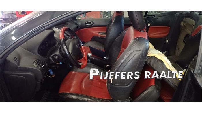 Peugeot 206 CC 1.6 16V Vehículo de desguace (2004)