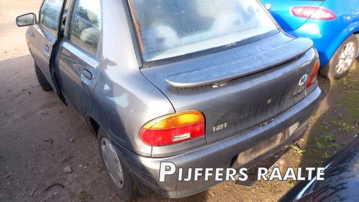 Mazda 121 1.3i GL,GLX,Top 16V Schrottauto (1994, Grau)