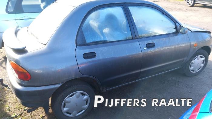 Mazda 121 1.3i GL,GLX,Top 16V Schrottauto (1994, Grau)