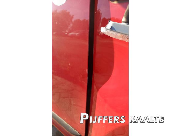 Volkswagen Up! 1.0 12V 60 Schrottauto (2015, Rot)