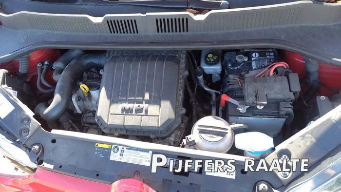 Volkswagen Up! 1.0 12V 60 Schrottauto (2015, Rot)