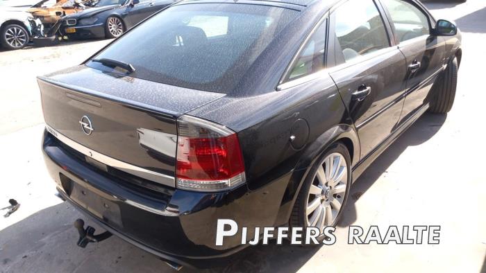Opel Vectra C GTS 2.2 DIG 16V Skrotfordon (2007, ZWART)