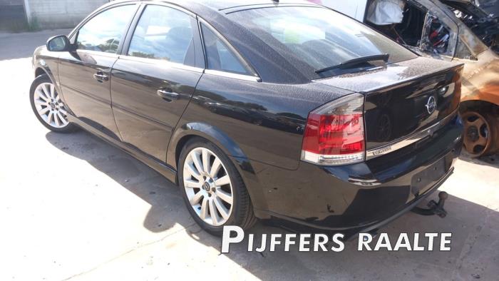 Opel Vectra C GTS 2.2 DIG 16V Skrotfordon (2007, ZWART)