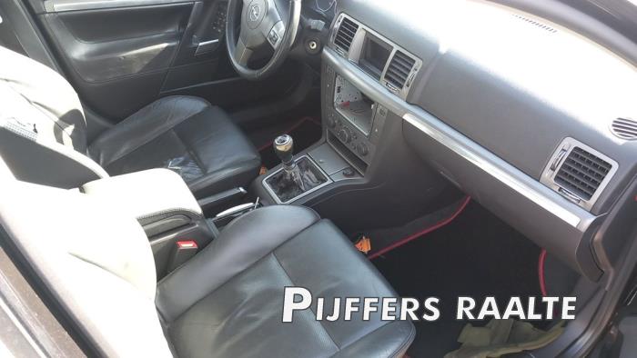 Opel Vectra C GTS 2.2 DIG 16V Skrotfordon (2007, ZWART)