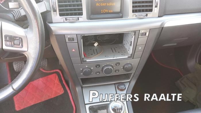 Opel Vectra C GTS 2.2 DIG 16V Skrotfordon (2007, ZWART)