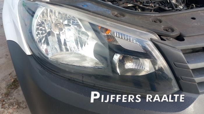 Volkswagen Caddy III 1.6 TDI 16V Salvage vehicle (2014, Candy White)