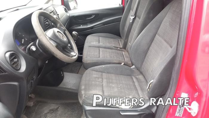 Mercedes Vito 1.6 109 CDI 16V Salvage vehicle (2015, Red)