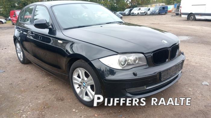 BMW 1 serie 116i 2.0 16V Salvage vehicle (2010, Black, Beige)