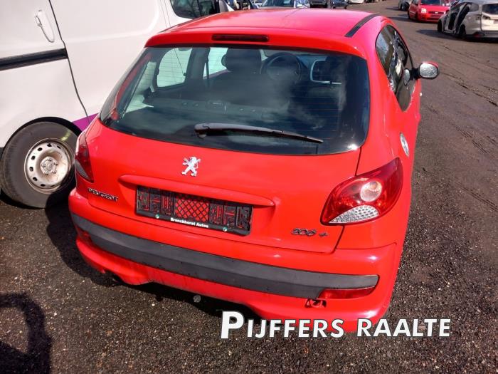 Peugeot 206+ 1.4 XS Épave (2010, Rouge)
