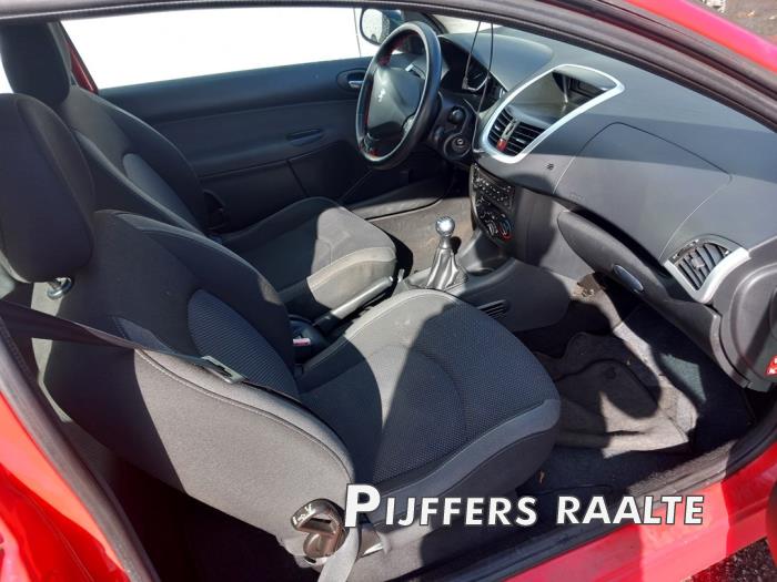 Peugeot 206+ 1.4 XS Épave (2010, Rouge)